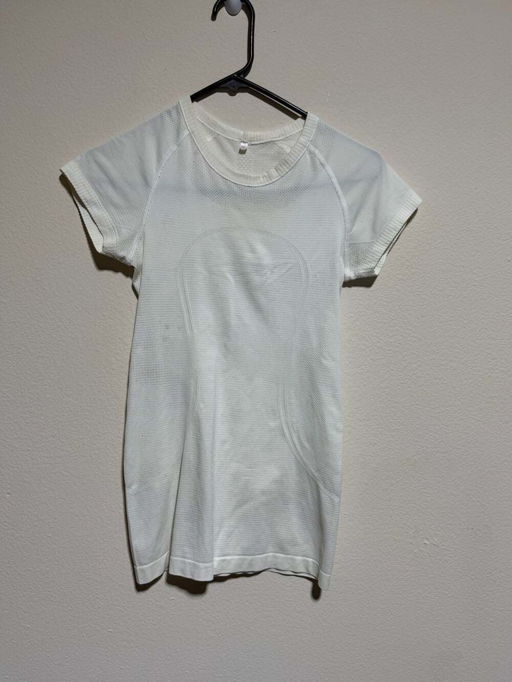Lululemon Women's Swiftly Tech Short Sleeve Crew in White Sz 8